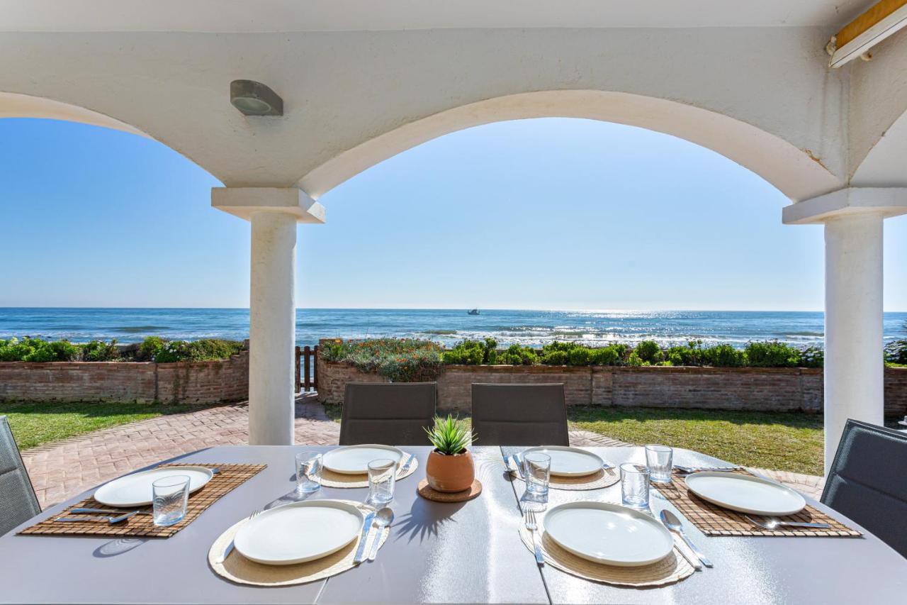 Charming Villa On The Seafront Marbella Exterior foto