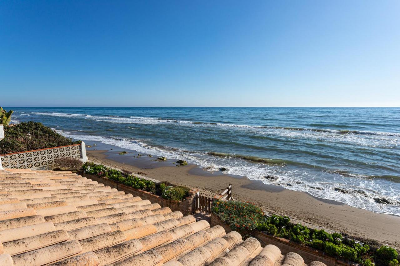 Charming Villa On The Seafront Marbella Exterior foto