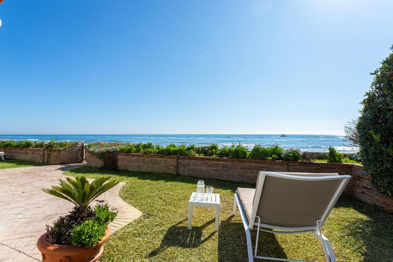 Charming Villa On The Seafront Marbella Exterior foto
