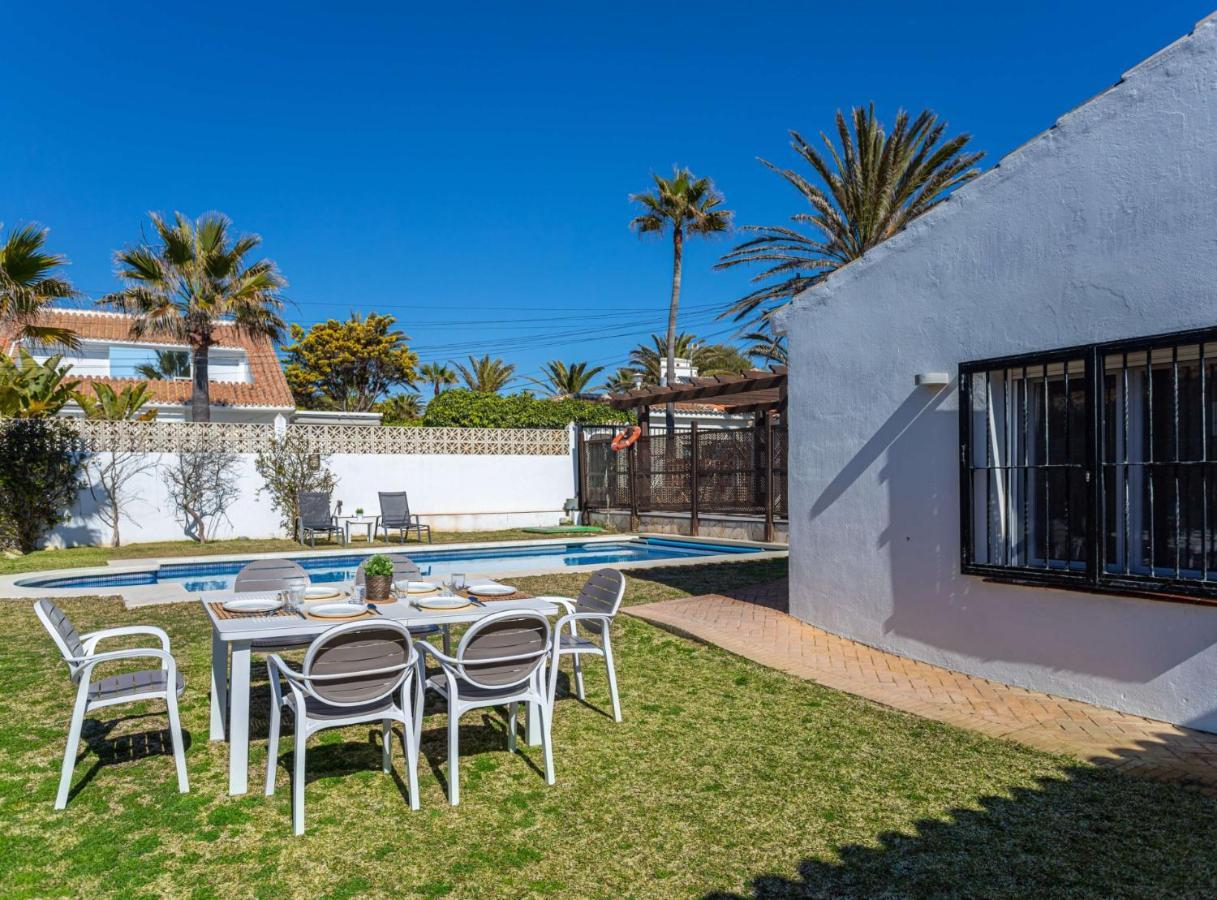 Charming Villa On The Seafront Marbella Exterior foto